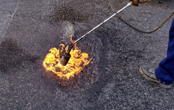 Woodlake flat roofing repairs